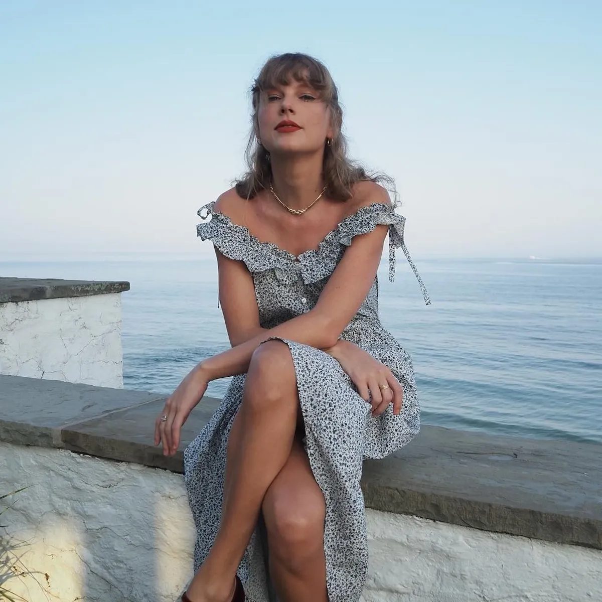 Both are iconic fragrances: whowhatwear.visitlink.me/Y63XY_