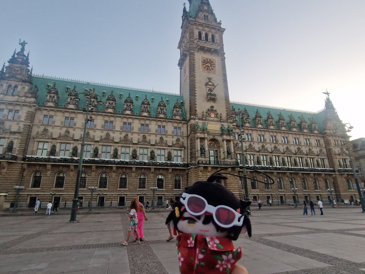__Euphy__'s tweet photo. More adventures with pape and @Kairos_Akuma  #VoxAkuma #mipuppet #kincation https://t.co/MrVLYlnytu