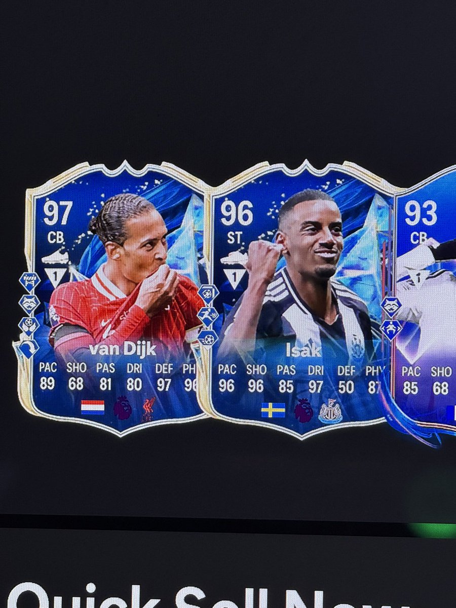RumaMukhtar's tweet photo. EA’s wrong for this😭 https://t.co/Al5VRSWfNX