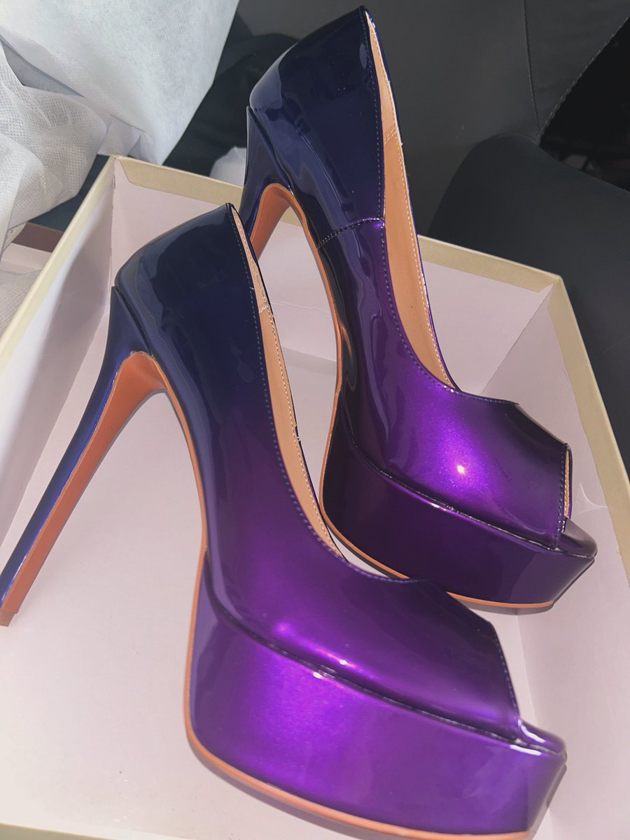 Jackswift456's tweet photo. My new mermaid high heels from onlymaker 🔮🌊👠 https://t.co/j71KZkuLcX