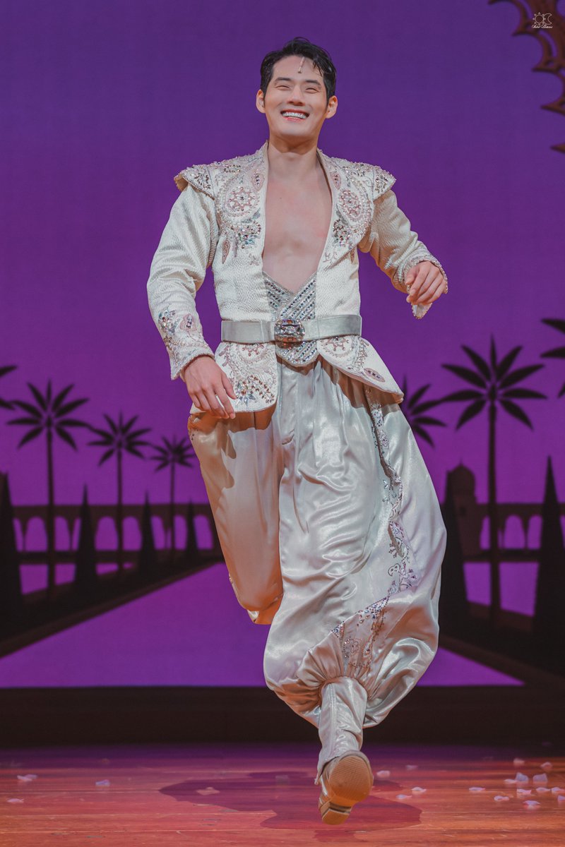 𝟐𝟎𝟐𝟓년 𝟎𝟖월 𝟏𝟕일 <𝐌𝐮𝐬𝐢𝐜𝐚𝐥 𝐀𝐥𝐚𝐝𝐝𝐢𝐧>
• 𝐀𝐥𝐚𝐝𝐝𝐢𝐧 _ #서경수 배우님

Happy~ℍ𝕒𝕡𝕡𝕪~𝙷𝚊𝚙𝚙𝚢~