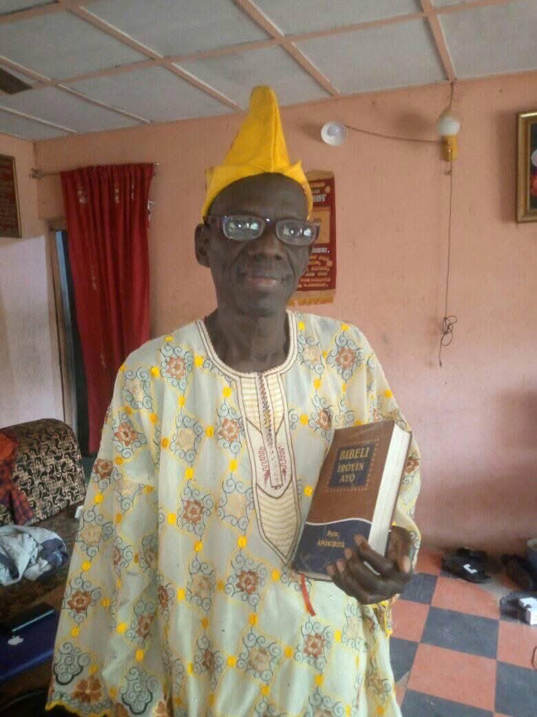 Vellos Media 💡 (@vellosmedia) on Twitter photo <a href="/theemperoread/">THE EMPEROR</a> Still post your papa and where he dey live sha! Keep the energy cos I no wan hear say you play victim las las <a href="/theemperoread/">THE EMPEROR</a> Still post your papa and where he dey live sha! Keep the energy cos I no wan hear say you play victim las las