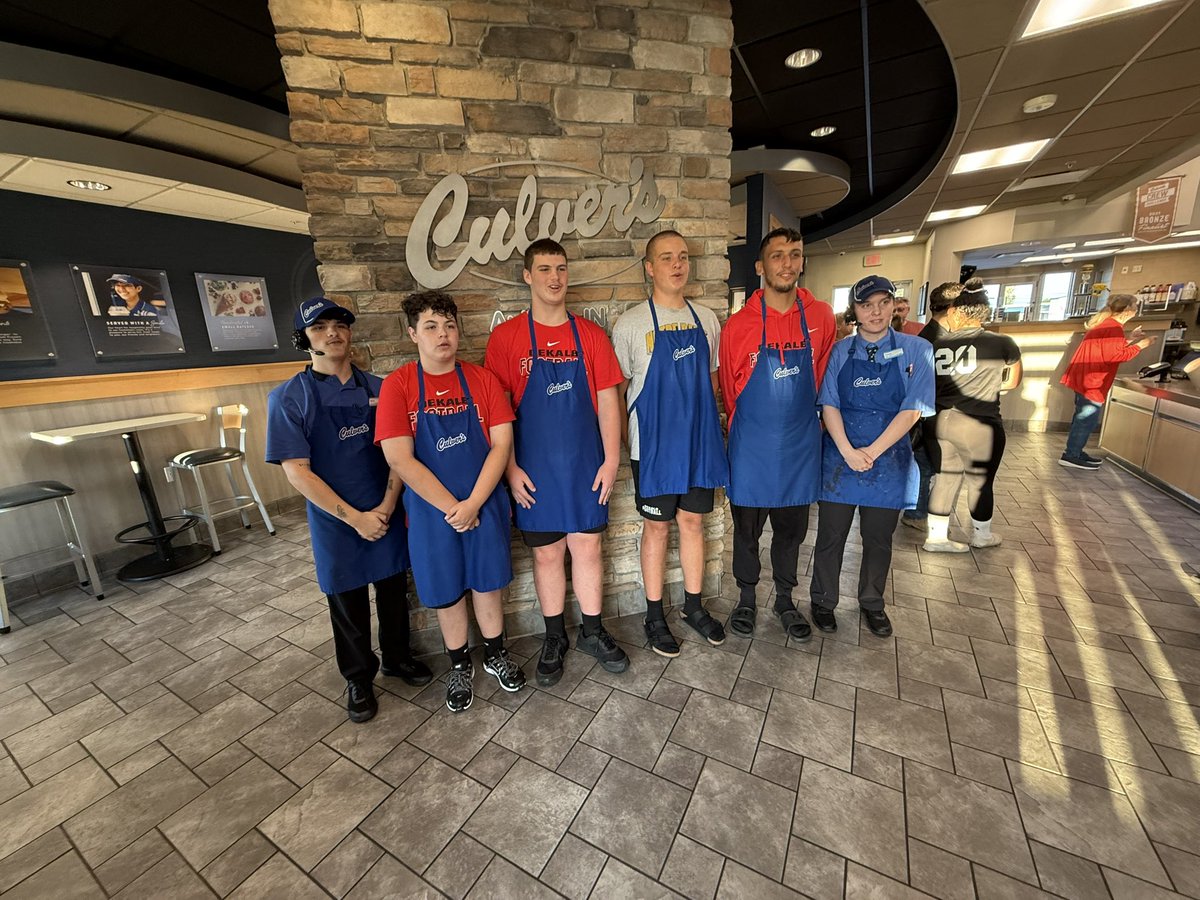 BaronAthletics's tweet photo. Great night for the football team at Culver’s. We appreciate the support from Culver’s giving the team the opportunity!
#WeAreDeKalb https://t.co/dKDXgRMMxd