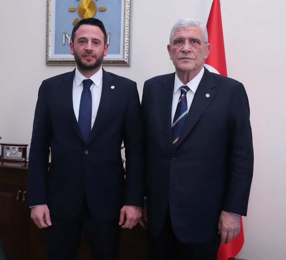 İlyas KANCIOĞLU (@ilyaskancioglu) on Twitter photo Operasyon geçiren Genel Başkanımız Müsavat Dervişoğlu’na geçmiş olsun dileklerimi iletiyor, en kısa sürede sağlığına kavuşarak verdiği kritik mücadeleye kaldığı yerden devam etmesini diliyorum.
<a href="/MDervisogluTR/">Müsavat Dervişoğlu</a> Operasyon geçiren Genel Başkanımız Müsavat Dervişoğlu’na geçmiş olsun dileklerimi iletiyor, en kısa sürede sağlığına kavuşarak verdiği kritik mücadeleye kaldığı yerden devam etmesini diliyorum.
<a href="/MDervisogluTR/">Müsavat Dervişoğlu</a>