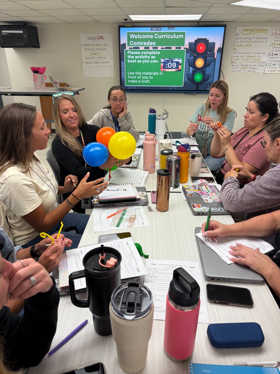 Curriculum86's tweet photo. First Instructional Coaching meeting of the year! #Learningandgrowing https://t.co/uu3iFgW7bD