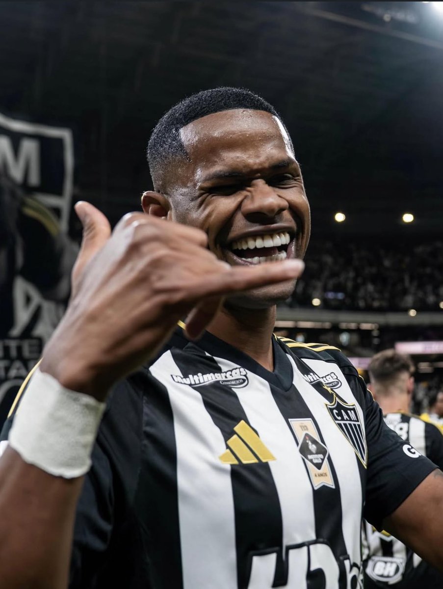 informafogo's tweet photo. Vendido por 8 milhões de dólares no início do ano do Botafogo para o Atlético-MG, Júnior Santos tem futuro incerto no Galo.

A diretoria da equipe de Minas liberou o staff do atacante em procurar um novo time. Caso uma proposta agrade, será liberado.

— @LucasTanaka https://t.co/zHhZSlB13D