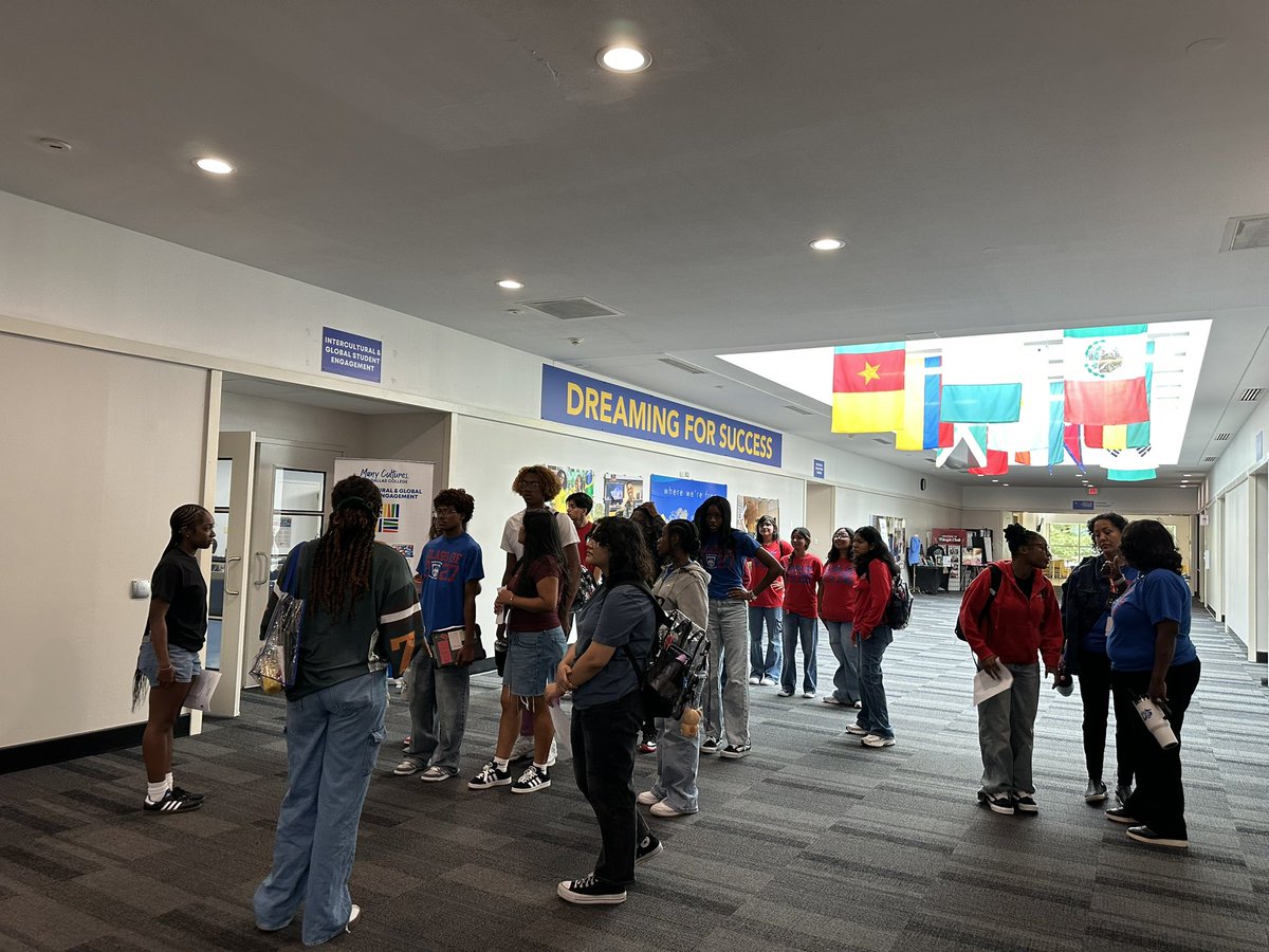 Duncanville High School Collegiate Academy tweet media