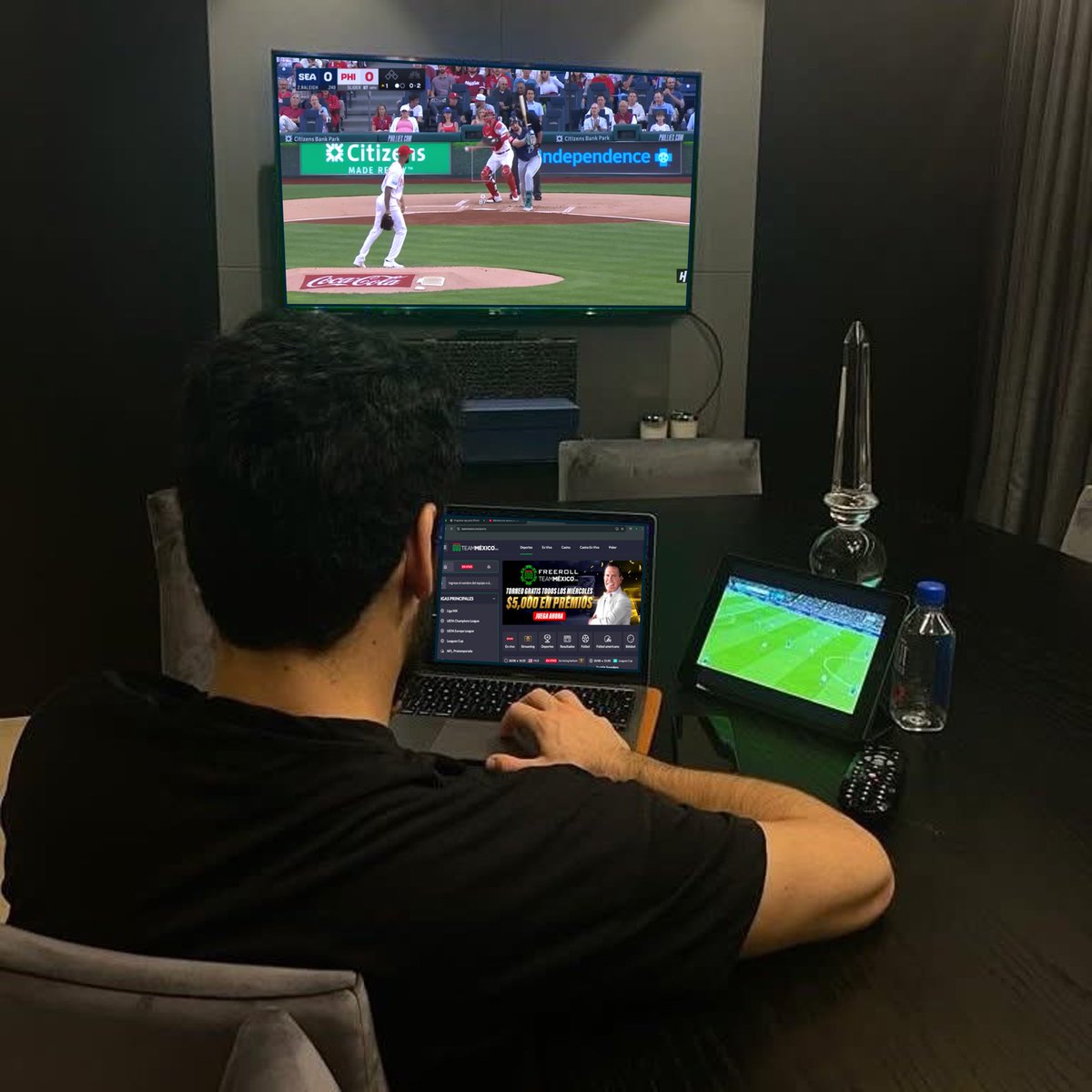 Yo: “Que nos paguen más”
Yo en el jale: