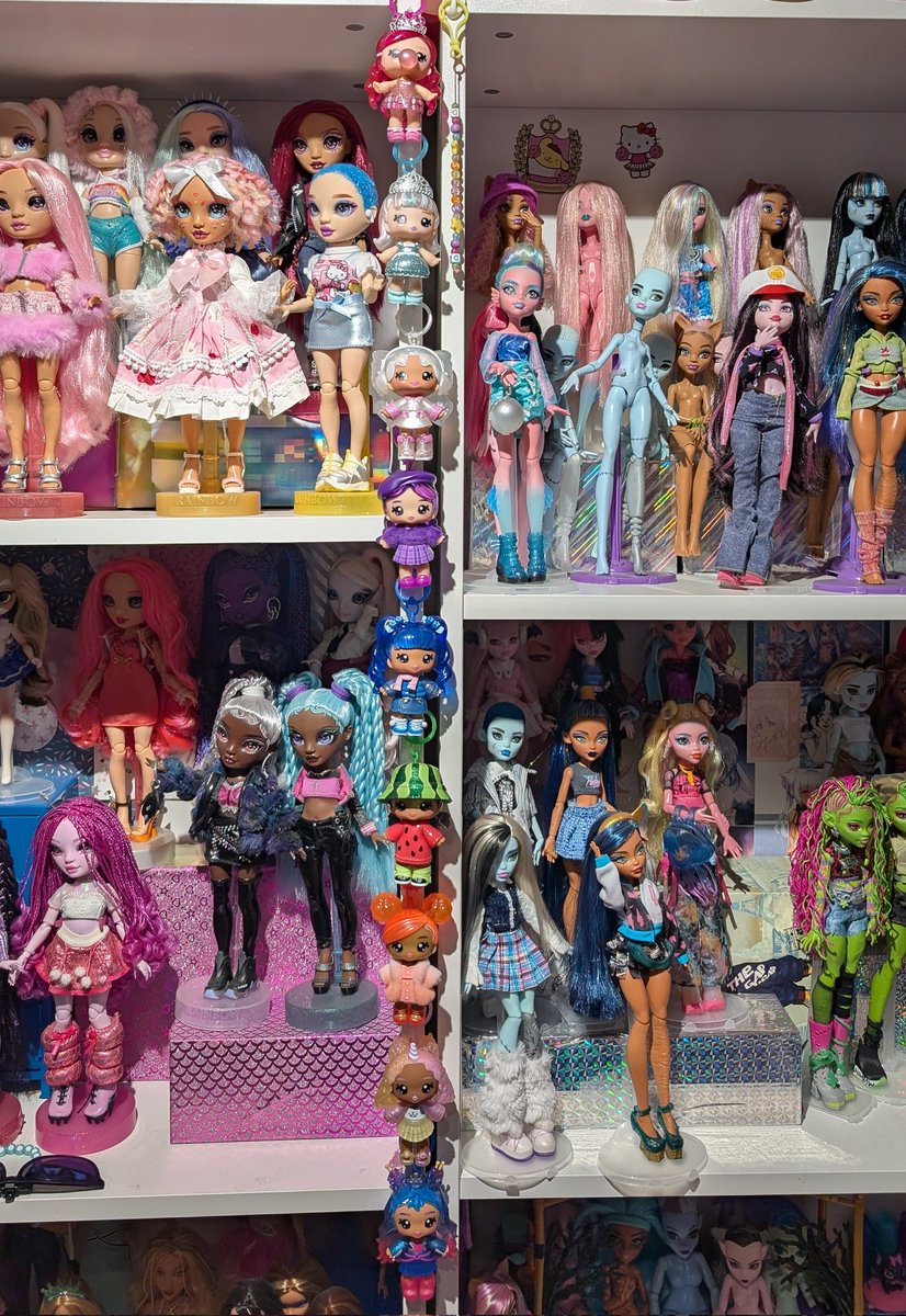 Nullpamine's tweet image. I hung my yummilands up! Yippie 
I want more but they don't sell them anymore here??? Vanished

Ignore any dust or baldies you see