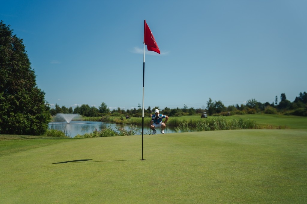 Imagine playing your favourite 18-hole par 70 course all season…for less. 😏 Pay only $99 for our Springs Golf Card and enjoy preferred pricing on green fees all year long. ✨️🏌‍♀️