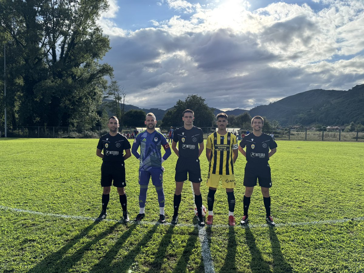 Arrancó el partido 

🏆 III TROFEO RIBERA DE ARRIBA

<a href="/caudaldemieres/">Caudal Deportivo</a> 0️⃣🆚0️⃣ <a href="/UPLangreo/">UP Langreo ⚒</a> 

🏟️ Campo El Llosalín
🚌 Bueño

#PretemporadaCaudalista #ViveUnSueño