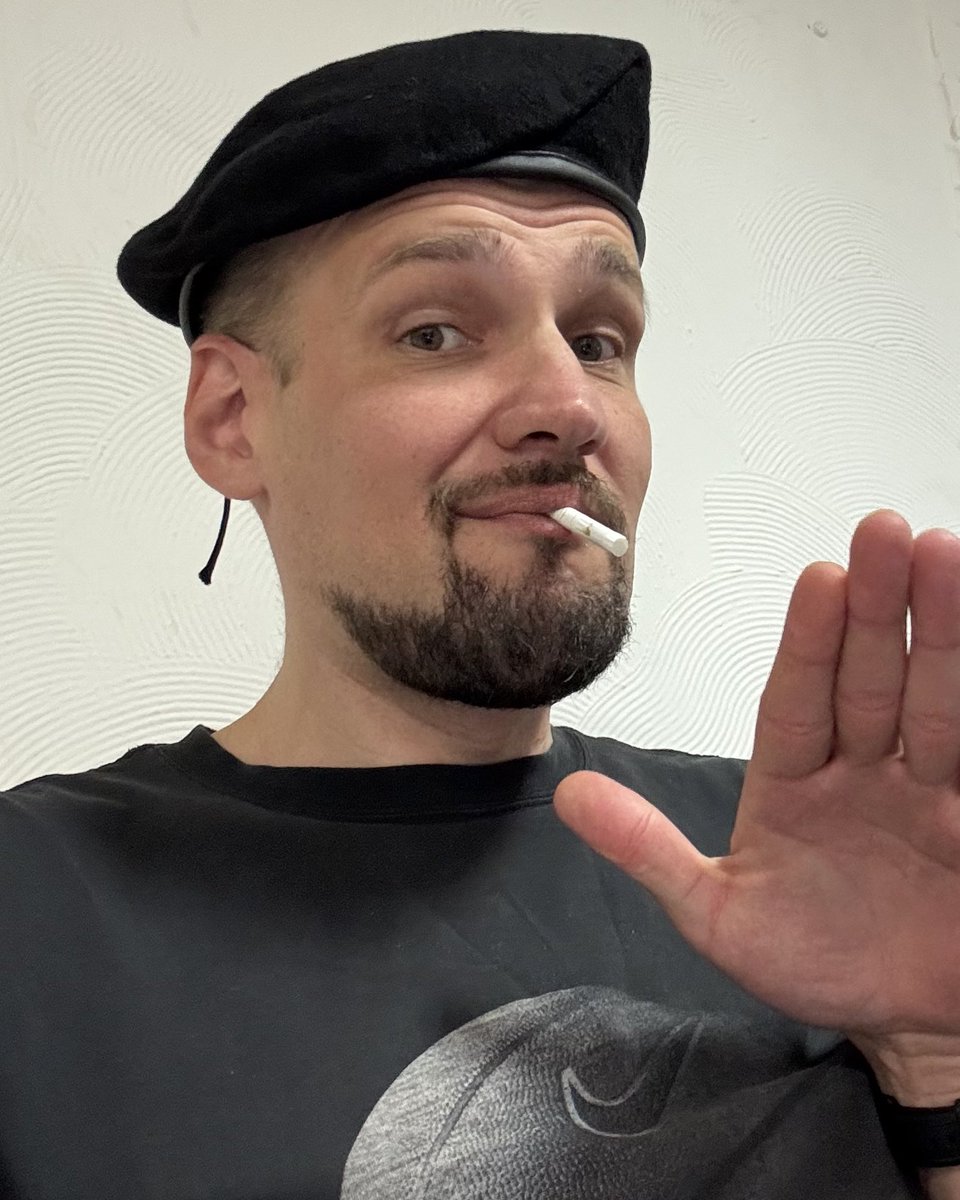 У — УХИЛЯНТ.