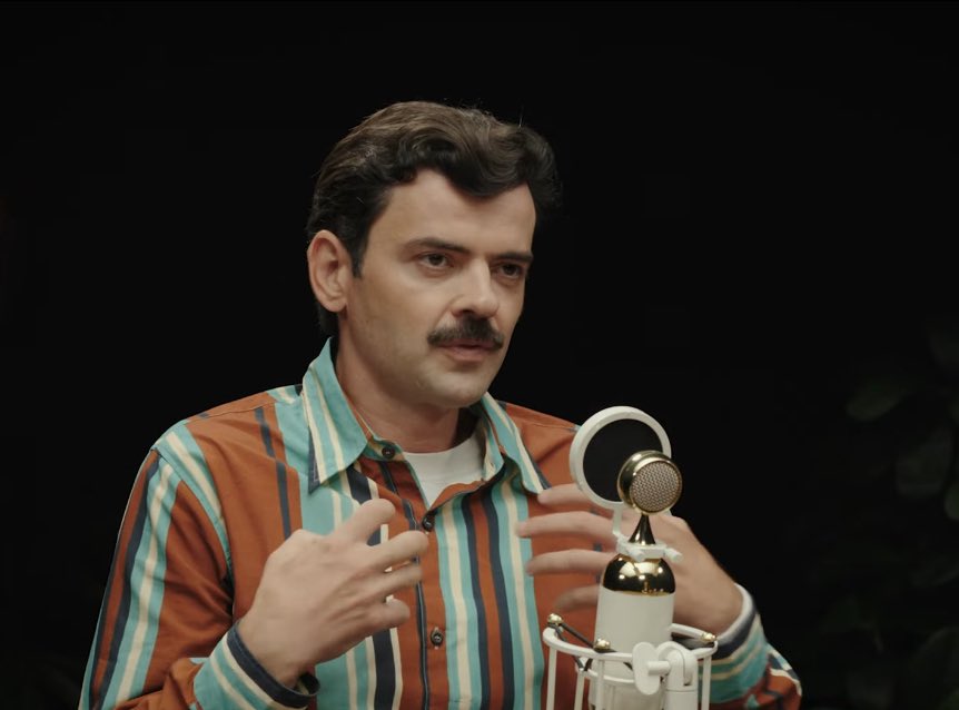 –То, что мы делаем [ВЛ] – это удовольствие, и это непросто делать. Чтобы выдавать много всего, нужно набраться сначала чего-то. Я отдавал – и в какой-то момент опустошение. Потом накапливаешь – и отдаёшь. Вот щас такая пауза

ЖДЁМ, когда Антон накопится😔🙏🏻