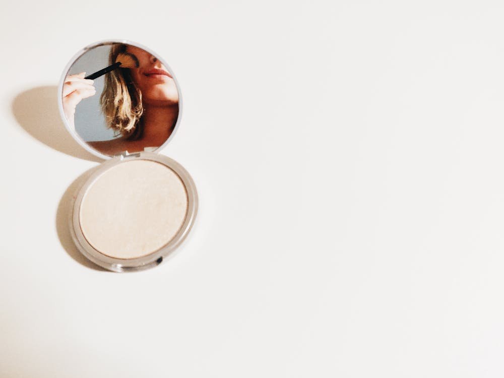 vitalbeautyneed's tweet image. Smooth. Natural. Effortless. 💖 Compact powder that feels as good as it looks. 💄 Get It Now ✨ vitalbeautyneeds.com

#glowgoals #makeupmusthaves #powderperfection #flawlessfinish #makeupessentials #beautymusthaves