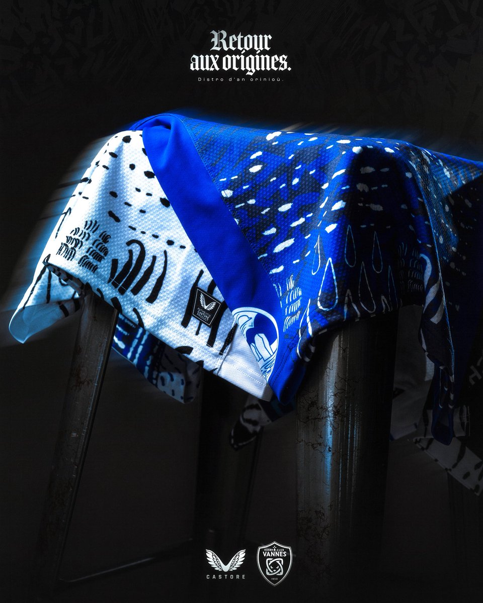 RugbyClubVannes's tweet photo. Des alignements de Carnac, aux gravures de Gavrinis à la table des marchands de Locmariaquer, retrouvez les nombreux détails de nos maillots 25/26 👀

#FiertéBretonne https://t.co/HRbCKWFQno