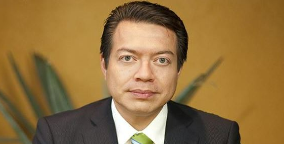 Resulta que antes de ser Secretario de Educación Pública, Mario delgado era presidente de Morena. Su sueldo era de 91 mil pesos mensuales. Sin embargo, en agosto del 2024, gastó $3,865,600 en anuncios de Facebook. Es decir, 43 veces su sueldo. Abro hilo🧵