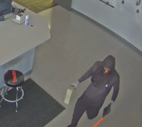 CBS7News's tweet photo. The Midland County Sheriff’s Office and Midland Crime Stoppers are asking for your help in solving a burglary that happened at a Midland business. >>> https://t.co/4SWeheKcGv 
#firstalert7 #crime https://t.co/WuVLzut21C