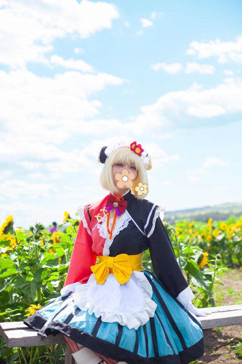 Here's a quick glimpse of my fully finished Camellia cosplay 🌸🌻

I'm looking forward to playing the Olympia Soiree sequel and meeting everyone again this winter 😇❤️

📸: <a href="/HappiieFace/">Azure</a>