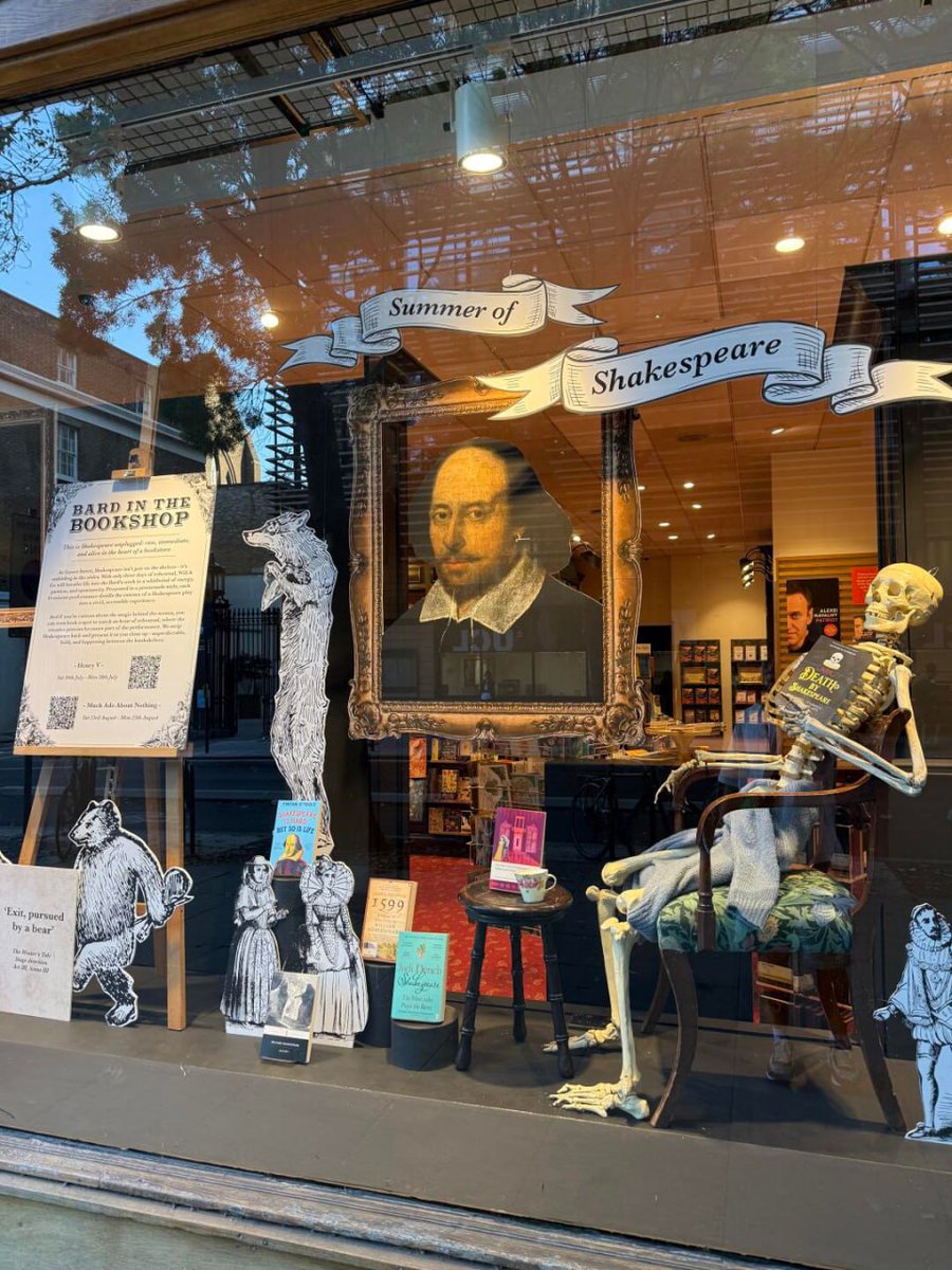 London's timeless charm along the Thames 🇬🇧⏰ London looks even better with a glass in hand 🍾🌉 where stories never die, and Shakespeare lives on ✒️👑