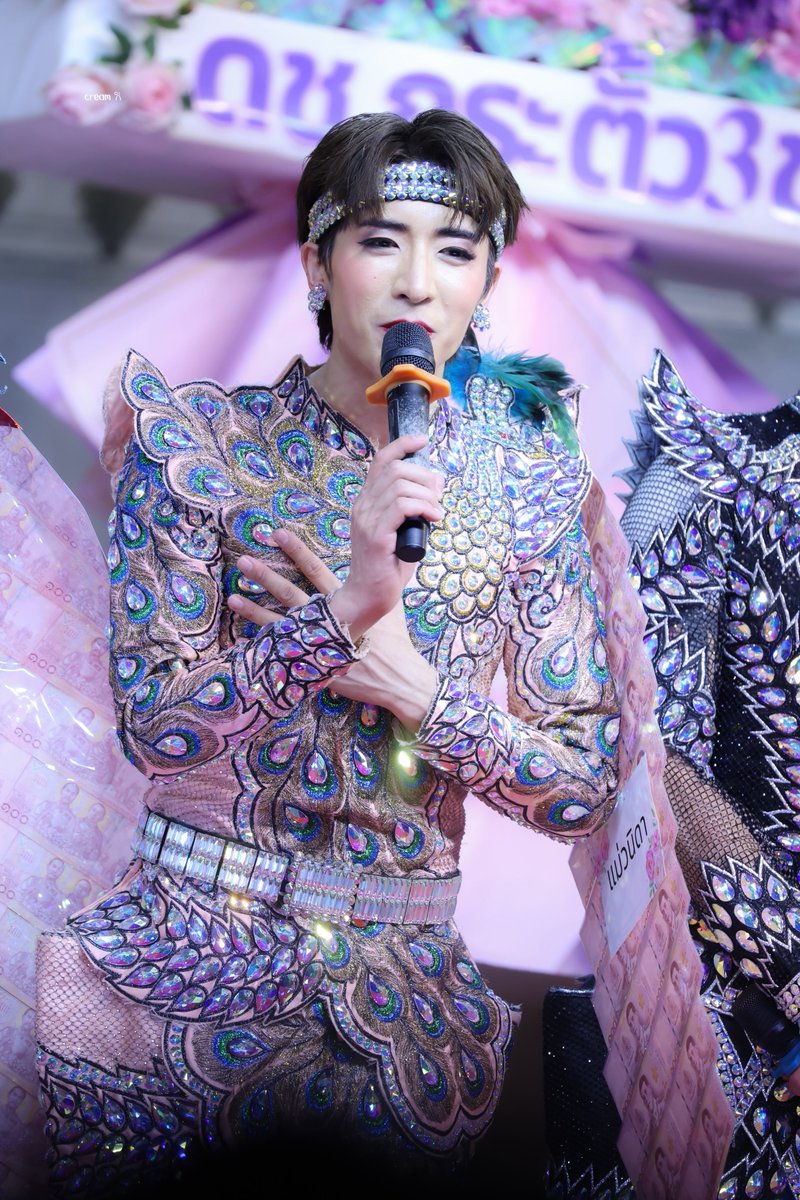 ลิเกหน้ามน คนนี้นามว่าจั๋ง 🫣

<a href="/jungwboo_/">Jungwboo</a> #JUNG_PERSES 
#PERSES #PERSES_TH 
#PERSES_ห้ามขยับจับนะXศรรามน้ำเพชร