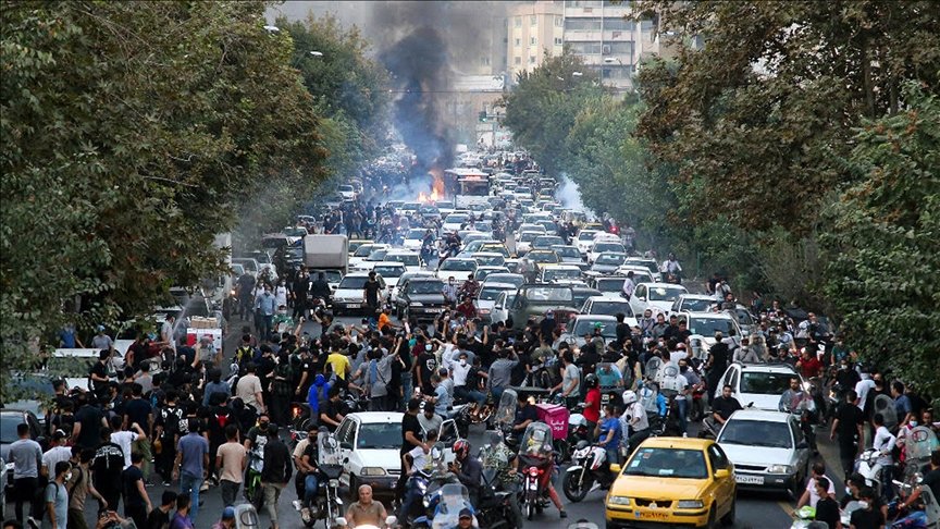 M__binesh_00's tweet photo. دیدن این صحنه تو تهران 🔥 https://t.co/74f87VuWUU
