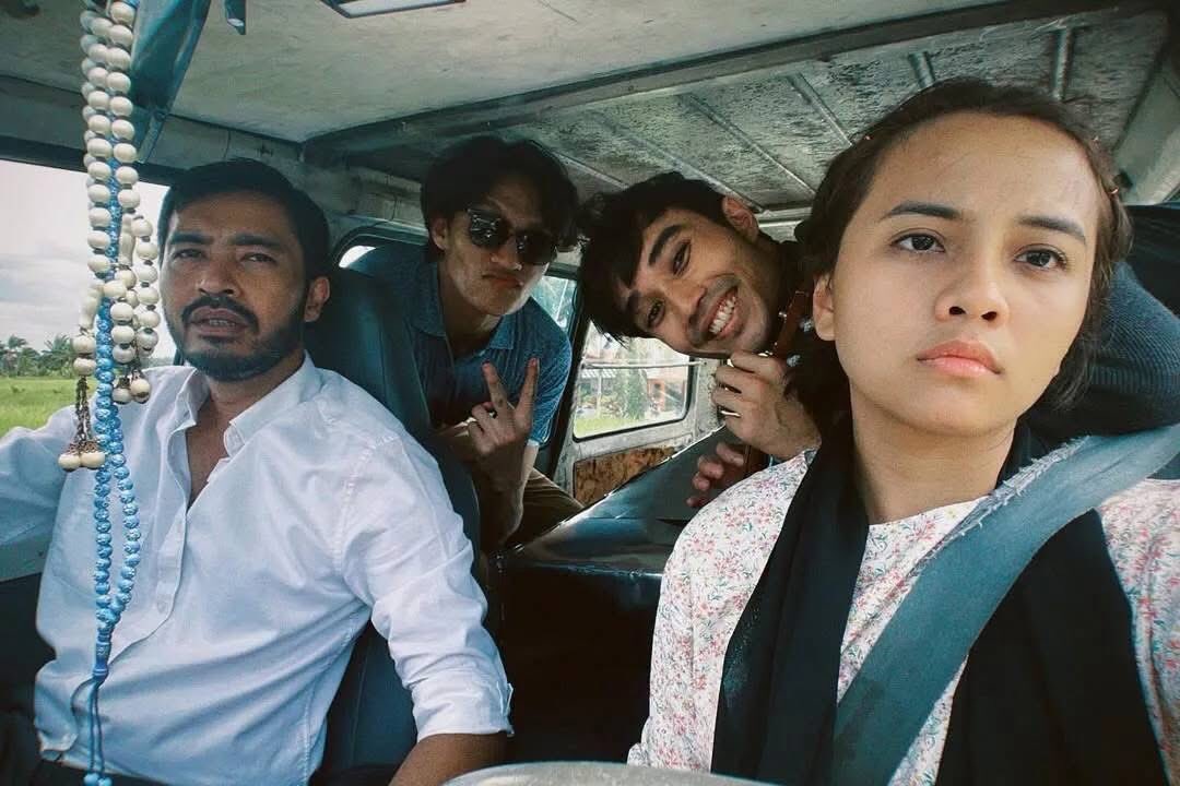 Filem ANGKAT kini dalam minggu ke-2 tayangan di panggung. Terima kaseh kepada yang telah menonton dan meraikan cerita ini.