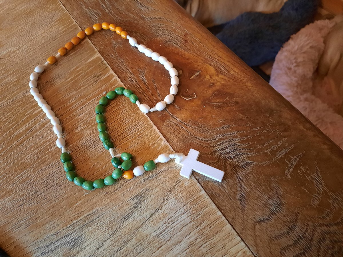 BronzyGuevara's tweet photo. Guys green, white and orange rosary beads are for sale in Siopa Doire Irish shop here in Derry.
#Irish #Catholic #Derry #Rosary #Christian #Irishshop https://t.co/ZQb3J8m32x
