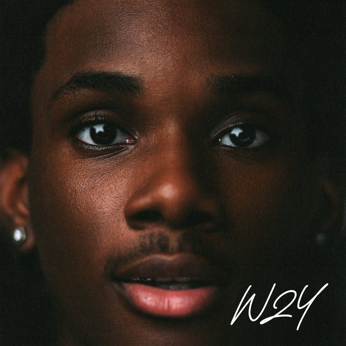 Manlikescoop_'s tweet image. When a star ⭐️ Pop , it’s called PopStar ⭐️ August is about to be filled up with So many @tavesthegreat Sounds 🤞 Watch Out 🕺🏻🕺🏻 #Way2young #6ways Out This Friday