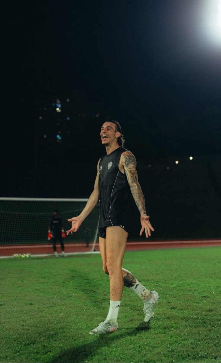 عمرو tweet media