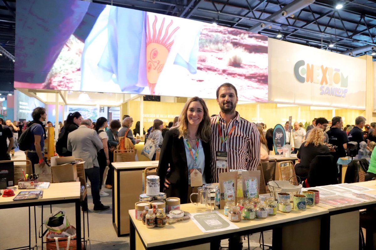 Logistica_SL's tweet photo. 🌍🍵 Caminos del Té inicia su camino exportador con el programa #ArgentinaExporta 🚀

Con el apoyo de la Secretaría de Actividades Logísticas, @cancilleriaARG, @InversionesAr y COMEX, una pyme sanluiseña lleva sus blends de té y yerba mate al mundo.

#SanLuisProductivo https://t.co/0IReHv4ZAM