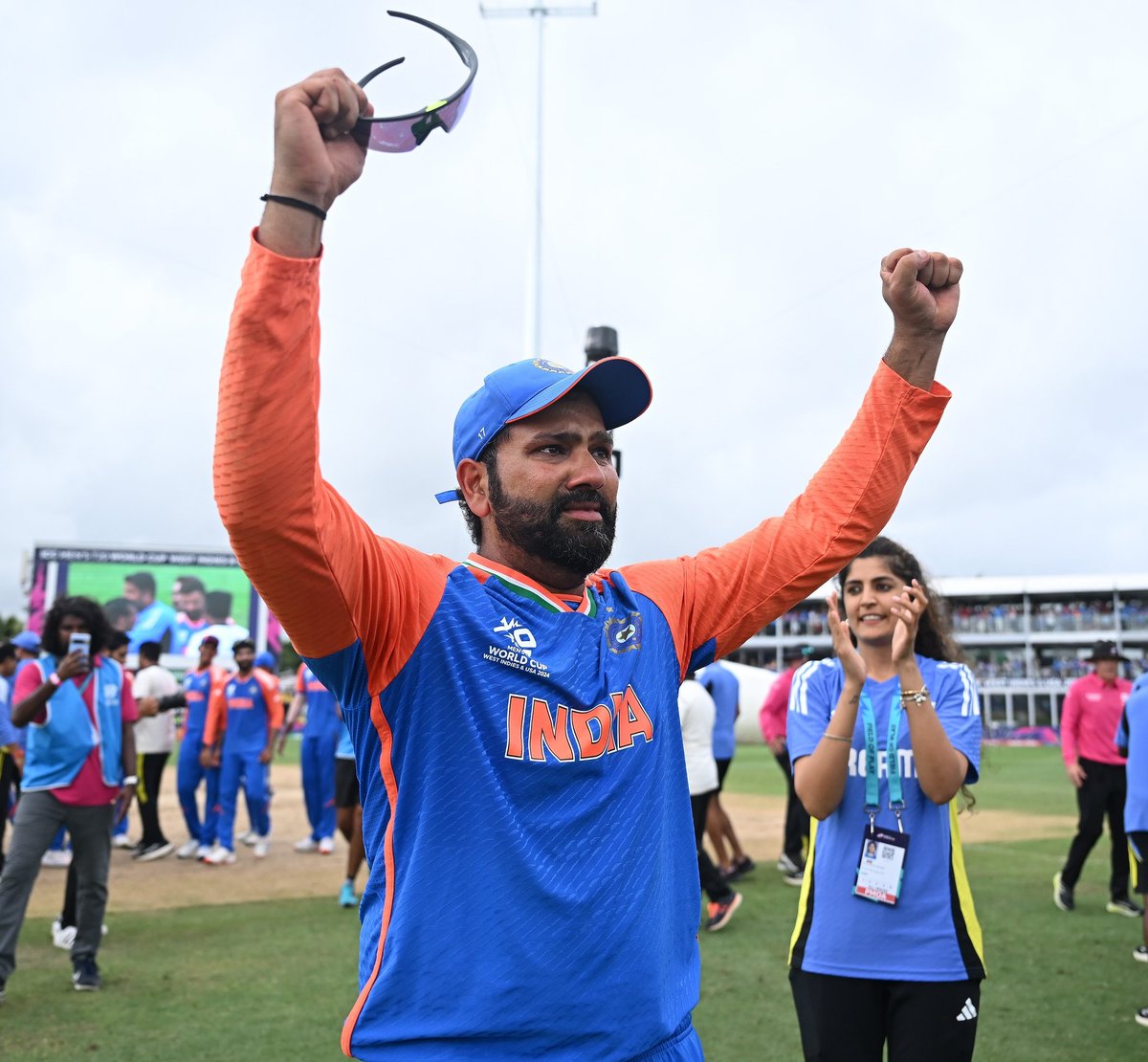 pradeepXpareek's tweet photo. ⭐ रोहित शर्मा - इतिहास के एकमात्र कप्तान जिन्होंने अपने देश को चारों ICC टूर्नामेंटों के फ़ाइनल तक पहुँचाया। ✨ 

INDIA NEEDS CAPTAIN ROHIT 🐐. https://t.co/c0sZ9nnKrB