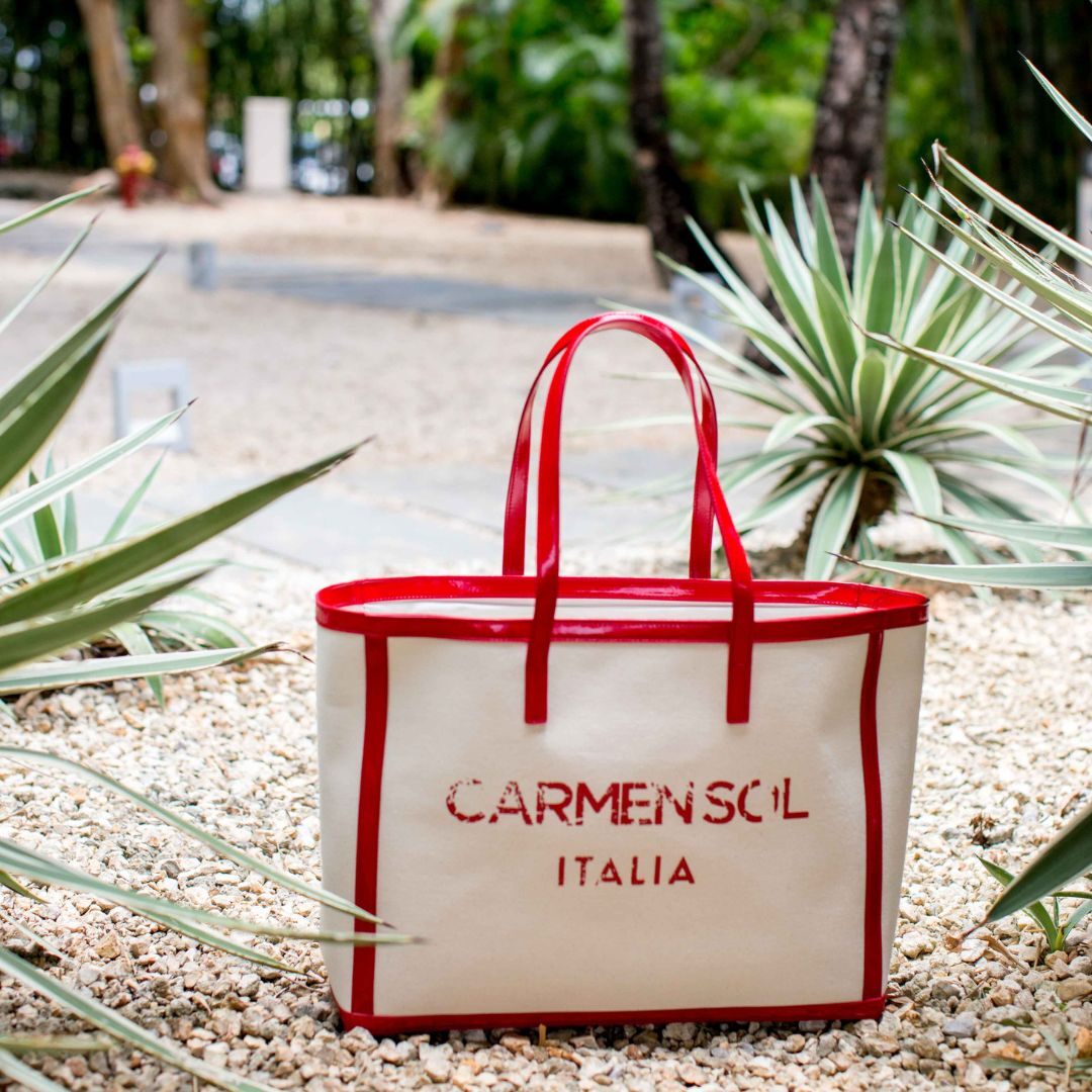 carmensolitaly's tweet image. Bring the sunshine to your outfit with Carmen Sol’s vibrant canvas bags! ☀️ Perfect for beach days and beyond. 100% vegan. 100% Italian. #CarmenSol #ColorfulBags #BeachChic