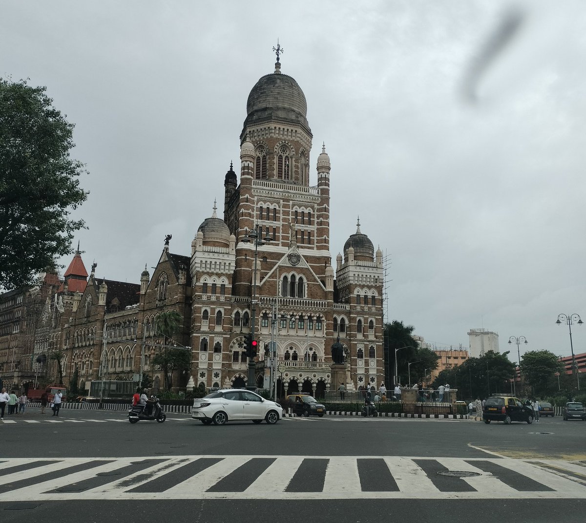 Vivek Gupta (@imvivekgupta) on Twitter photo ऐसा लग रहा है कि मुंबई की मूसलाधार बारिश ने <a href="/mybmc/">माझी Mumbai, आपली BMC</a> की ऐतिहासिक इमारत को भी धो डाला है..
इमारत एक दम साफ दिख रही है..
#NoFilter #NoEdit
#Mumbai ऐसा लग रहा है कि मुंबई की मूसलाधार बारिश ने <a href="/mybmc/">माझी Mumbai, आपली BMC</a> की ऐतिहासिक इमारत को भी धो डाला है..
इमारत एक दम साफ दिख रही है..
#NoFilter #NoEdit
#Mumbai