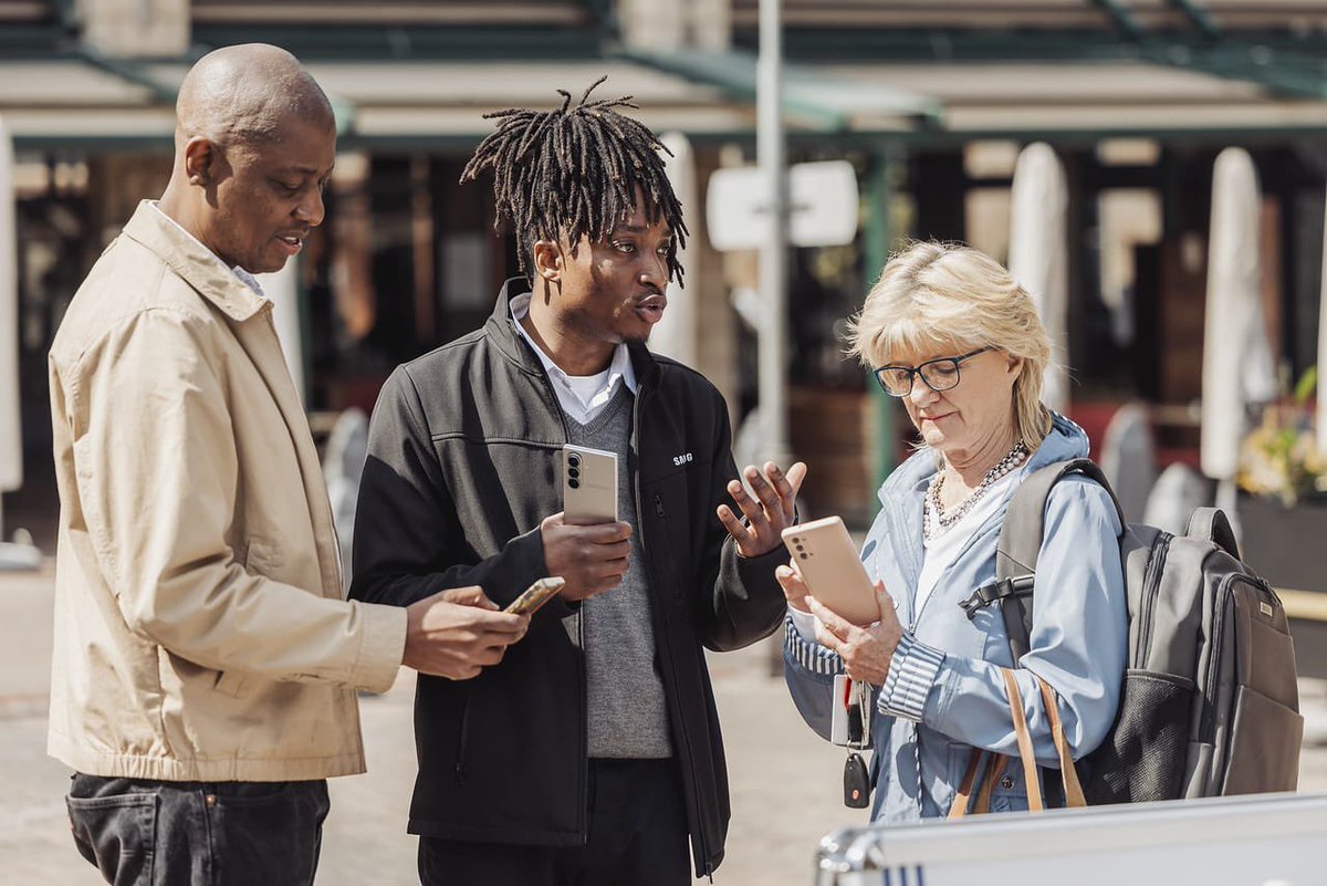 _kearamz's tweet image. #Ad The Galaxy Hangout that happening this weekend at Mall Of Africa is an epic experience and is buzzing🔥
Come through and explore the lastest Galaxy Z7 Series innovations including the Galaxy Z Fold7 and its AI powered features🫰🏽 What a game changer @SamsungMobileSA 👏🏾