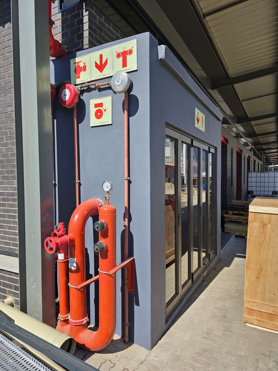 ParrotProducts's tweet image. We're excited to announce that we have installed a whole new set of signs, ranging from critical fire &amp;amp; #safetysigns to #wayfindingsigns, mandatory #informationsigns and custom laser-cut steel #signage. 

📧 sales@parrot.co.za
 📞+27(0)10 140 4900
🛒parrot.co.za/shop/product-f…