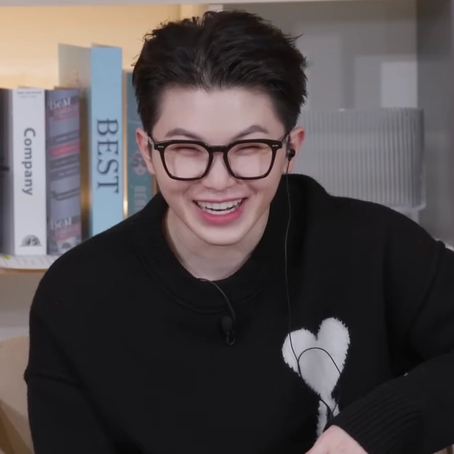 the smile that can heal souls 🖤