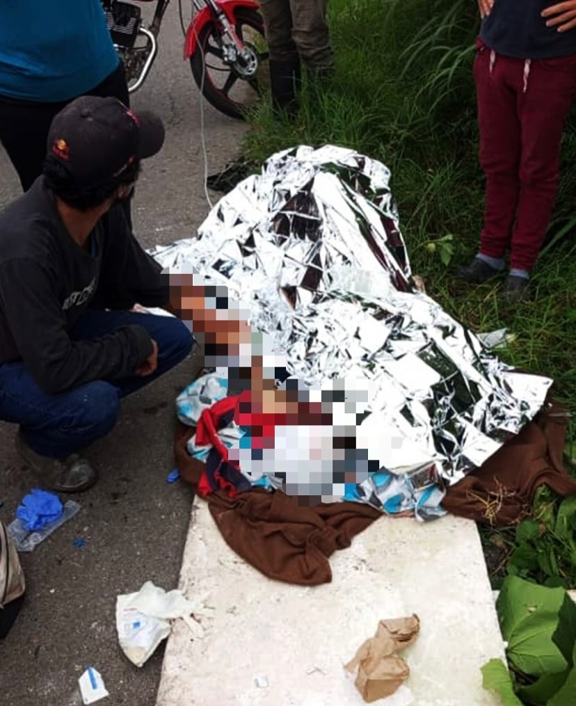 webnotitarde's tweet image. #Sucesos | 🚨🦺 Este lunes #18Ago el Sistema Nacional de Gestión de Riesgo (SNGR), realizó el rescate de un hombre de 25 años de edad, que cayó por un barranco en el sector La Blanca, en la zona de Palo Grande, estado Táchira.