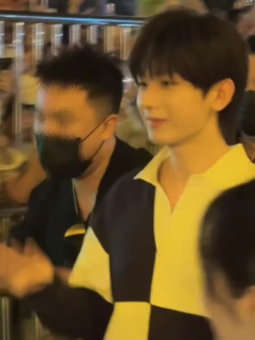 พี่อี้ยิ้มได้น่ารักน่าเอ็นดูที่สุดเลยค่ะ🥰

OPENING VBA25 WITH CHENGYI #ChengYixVBA2025
#เฉิงอี้ #ChengYi