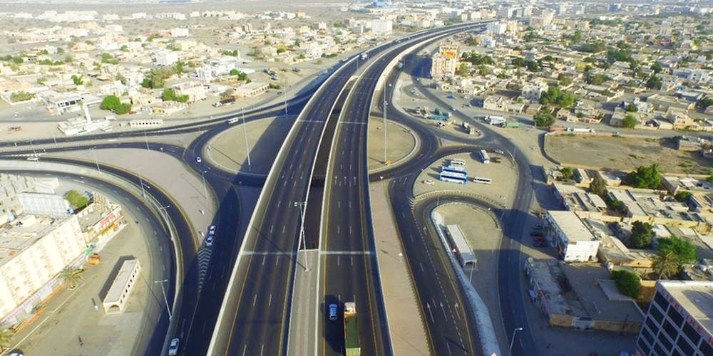 وزارة النقل والاتصالات وتقنية المعلومات تطرح مناقصة لتصميم وتنفيذ مشروع ازدواجية وصلة #صُحار بشمال الباطنة، من دوار الواحة مول إلى الجسر الرابط بطريق #الباطنة السريع، بطول نحو 9 كم ومدة تنفيذ 18 شهرًا.

2u.pw/bWjzl

#العُمانية