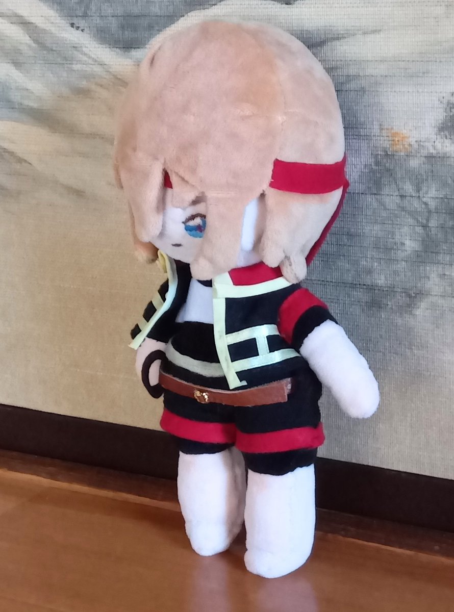 0k1kw's tweet photo. 靴とグローブ間に合わなかったし反省点しか無いけど改めて21周年おめでとう〜の自作ぬい
型紙使用&amp;参考 @piyopicco様 https://t.co/Ae4cOFUzOu