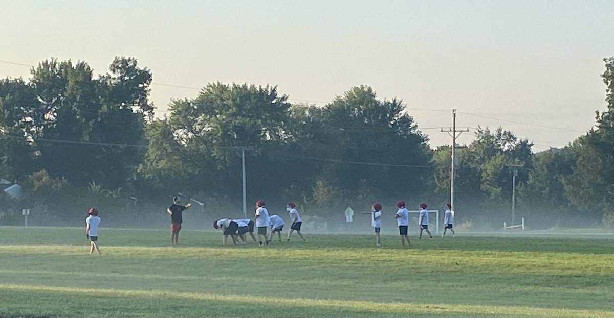 Beautiful morning for some 🏈 practice!