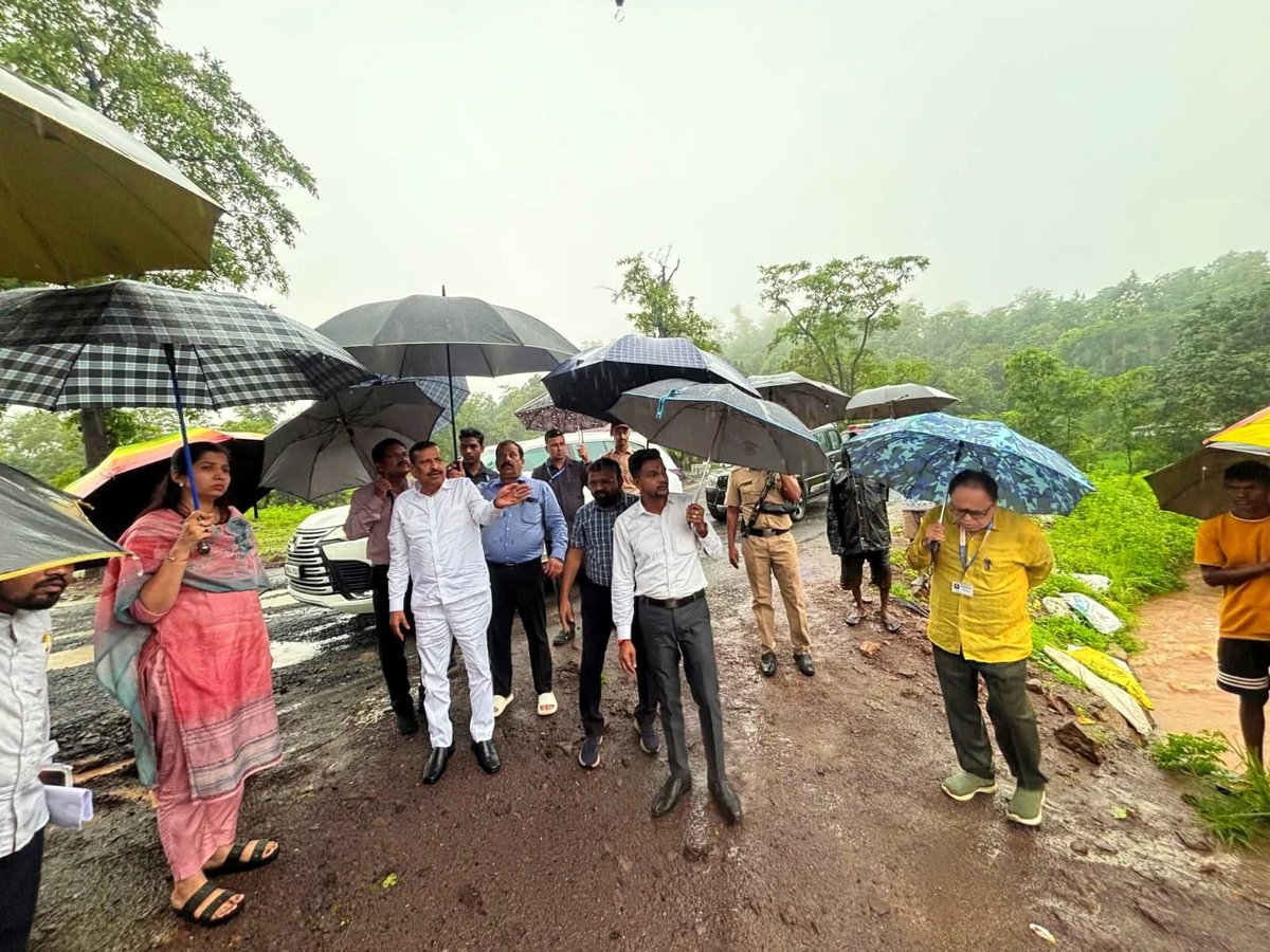 पालकमंत्री गणेश नाईक यांनी वाडा व जव्हार तालुक्यातील गावांची पाहणी करून पावसामुळे निर्माण झालेल्या परस्थितीचा आढावा घेतला <a href="/collectorpal/">Collector Palghar</a>