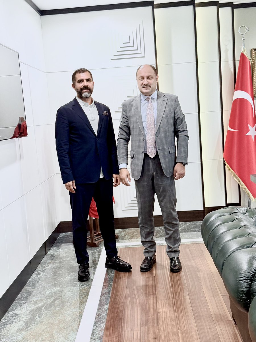salihguntekin's tweet photo. Şanlıurfa Büyükşehir Belediye Başkanımız Mehmet Kasım Gülpınar'ı ziyaret ettim.

Nazik kabullerinden dolayı kendisine teşekkür ederim.
@sanliurfabld https://t.co/LUUHjafsGt