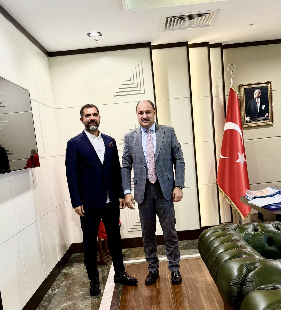 salihguntekin's tweet photo. Şanlıurfa Büyükşehir Belediye Başkanımız Mehmet Kasım Gülpınar'ı ziyaret ettim.

Nazik kabullerinden dolayı kendisine teşekkür ederim.
@sanliurfabld https://t.co/LUUHjafsGt