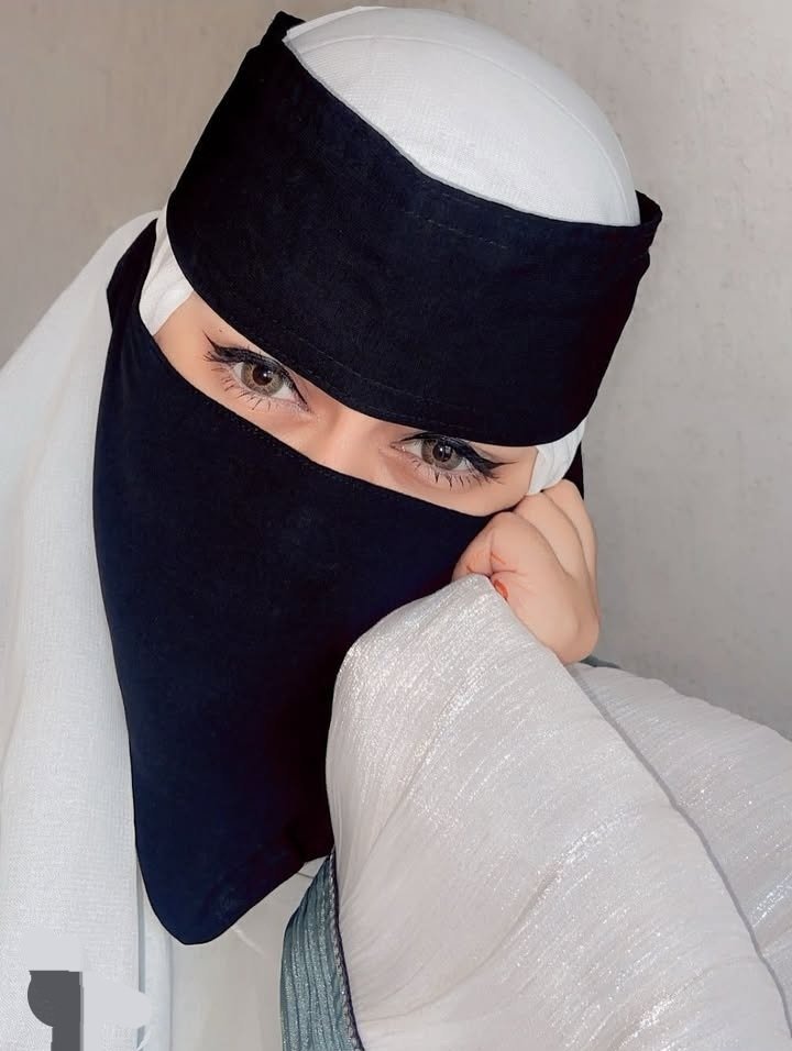 ليتك  بقلبي  عايش  زحمة  الشوق 
وتعذر   إحساسي   لا قلت  مشتاق 
  
مشتاق لك  بالحيل  يا أعز  مخلوق 
مشتاق لك شوقن غلب شوق عشاق ,,❤️

مۡسَـ(🍀)ـاء الۣخـ(🌸)ـيۡݛ