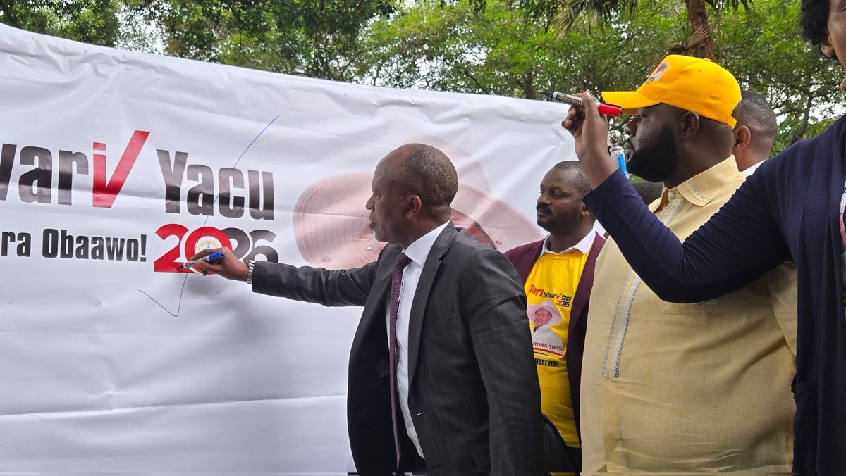 HON.OBED (@obedtwinamatsi2) on Twitter photo Chairman <a href="/CouncilforA/">Council for Abavandimwe</a> Mr.<a href="/FrankGashumba/">Frank M. Gashumba</a> together with Amb <a href="/HonWitonze/">Hon Juma Witonze Kisekka</a> <a href="/BulegeyaRogers2/">Bulegeya Rogers</a> and entire Bavandimwe have today Endorsed <a href="/KagutaMuseveni/">Yoweri K Museveni</a> as Presidential Candidate 2026-2031. As Bavandimwe are extremely happy to support, Campaign and Vote M7 and win with 90%. Chairman <a href="/CouncilforA/">Council for Abavandimwe</a> Mr.<a href="/FrankGashumba/">Frank M. Gashumba</a> together with Amb <a href="/HonWitonze/">Hon Juma Witonze Kisekka</a> <a href="/BulegeyaRogers2/">Bulegeya Rogers</a> and entire Bavandimwe have today Endorsed <a href="/KagutaMuseveni/">Yoweri K Museveni</a> as Presidential Candidate 2026-2031. As Bavandimwe are extremely happy to support, Campaign and Vote M7 and win with 90%.