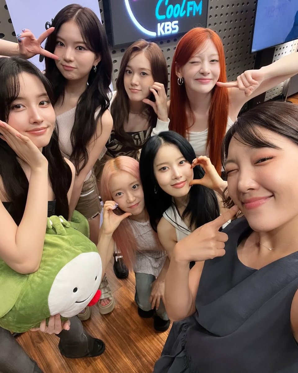 Seeur's tweet image. Thank you so much CoolFM for inviting us! We were truly overjoyed to have such a fun talk and, most of all, to share our new song with you all. Your warmth made this day unforgettable ♡ We had so much fun here, and I can’t wait to come back again soon~!