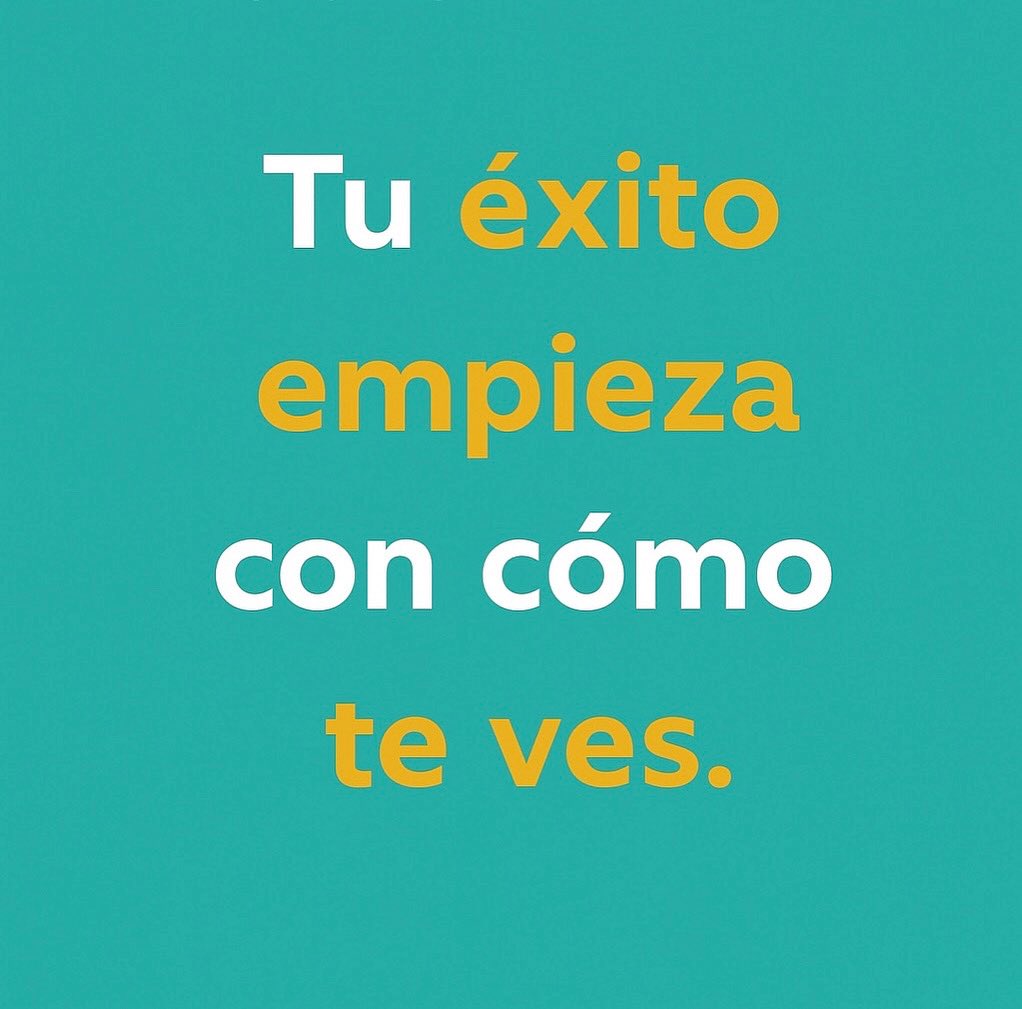 El camino hacia el éxito no comienza afuera, sino adentro.
La forma en que te percibes define las decisiones que tomas, las metas que persigues y la confianza con la que avanzas.

👉 Recuerda: tu éxito empieza con cómo te ves.