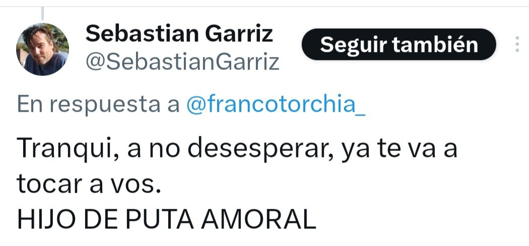 Acabo de denunciar en esta red a este sujeto que -como se lee- articula esta amenaza contra mí.

Al igual que miles de personas LGBTIQ+ y mujeres, recibo a diario cantidades industriales de mensajes de este tipo.

Son las bases electorales más firmes de la depredación vigente.
