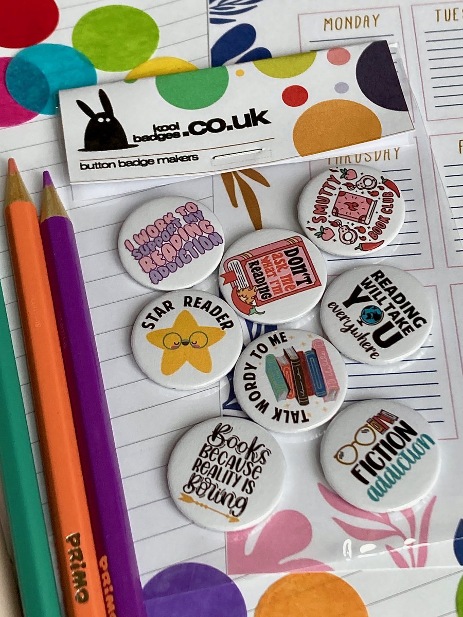📚 We've such a big selection of reading &amp; book themed badges. This fun smutty bookish order is heading out to a lovely customer today koolbadges.co.uk/reading-book-b… #badges #bookbadges #koolbadges #buttonbadge #bookclub #romancereads #smuttyreads #spicybooks #romancebookclub